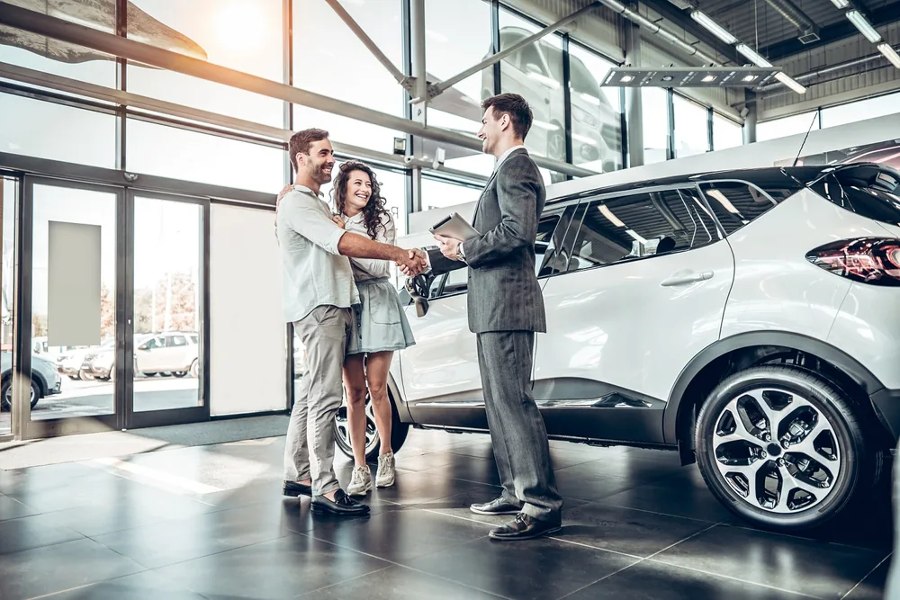 Customers completing a BMW Trade-Up consultation